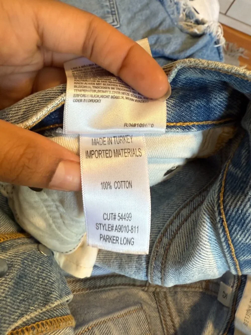 PRICE FIRM! Agolde Parker Long Shorts in 